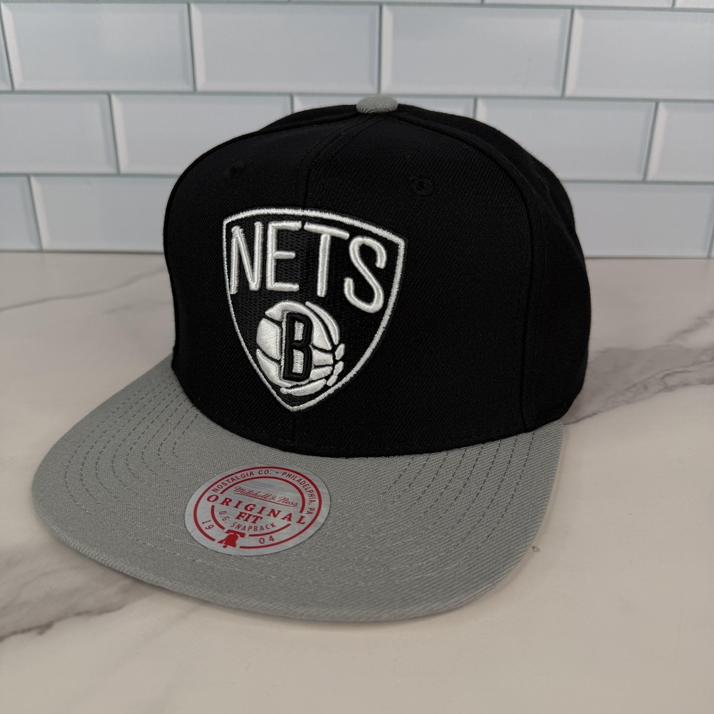 Brooklyn Nets Hat Cap Snap Back Mens One Size Black Grey NBA Basketball Two Tone